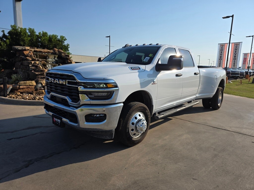 2026 Ram 3500 Tradesman photo 2