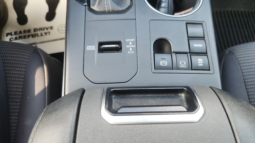 2023 Toyota Highlander LE - Photo 17