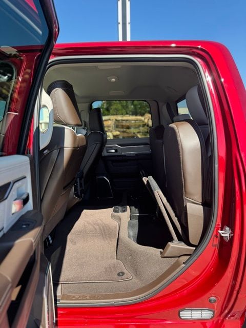 2026 RAM 2500 Laramie - Photo 18