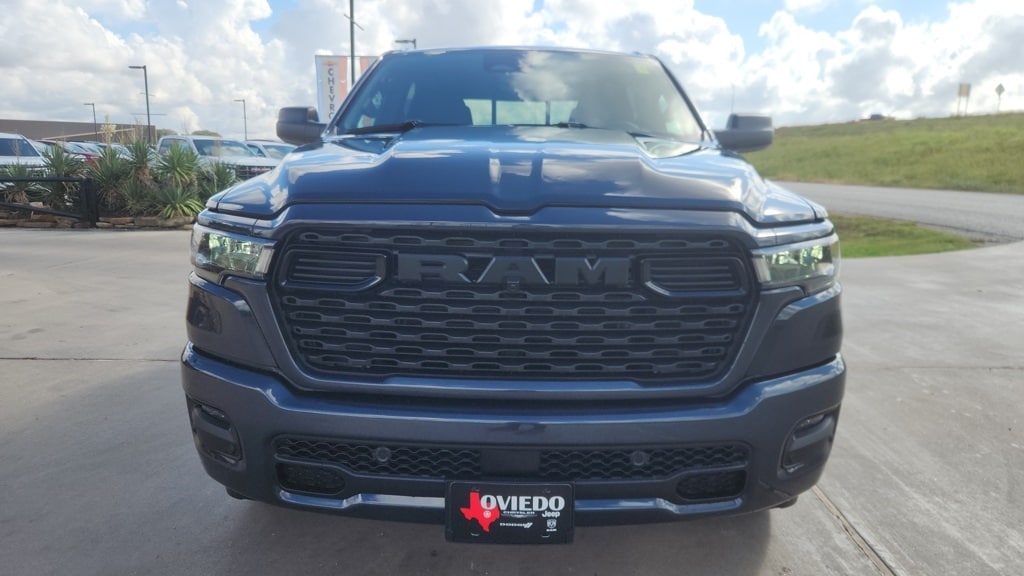 New 2026 Ram 1500 EXPRESS CREW CAB 4X2 5'7 BOX Pickup