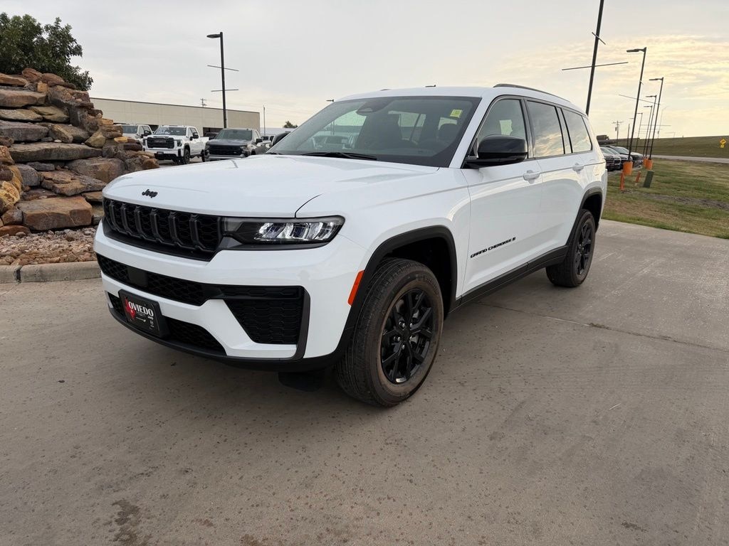 New 2026 Jeep Grand Cherokee L LAREDO ALTITUDE 4X2 Sport Utility