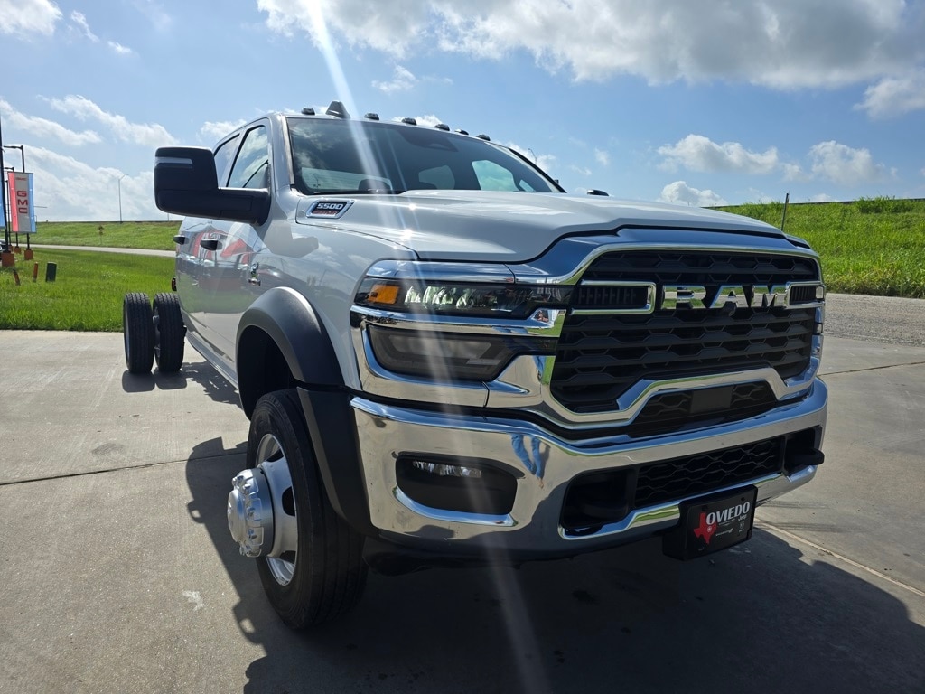 New 2025 Ram 5500 Chassis Cab 5500 TRADESMAN CHASSIS CREW CAB 4X4 84' CA Pickup