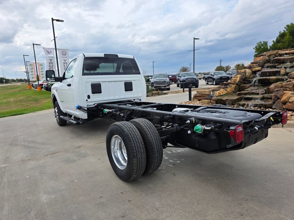 2026 RAM 3500 Chassis Big Horn - Photo 7