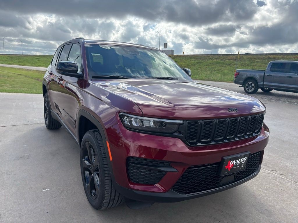 New 2025 Jeep Grand Cherokee ALTITUDE 4X2 Sport Utility