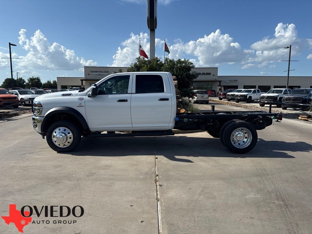 New 2026 Ram 4500 TRADESMAN CHASSIS CREW CAB 4X4 60' CA Pickup