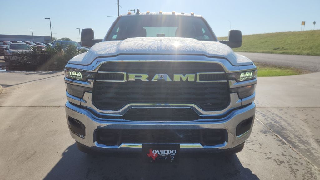 New 2026 Ram 3500 TRADESMAN CREW CAB 4X4 8' BOX Pickup