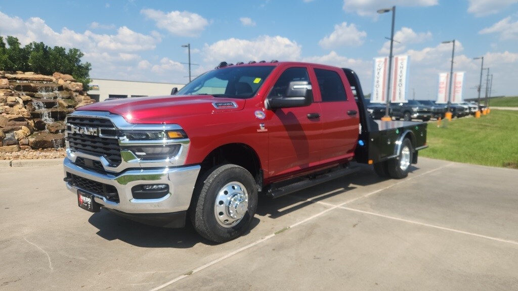 2026 Ram 3500 Tradesman photo 2