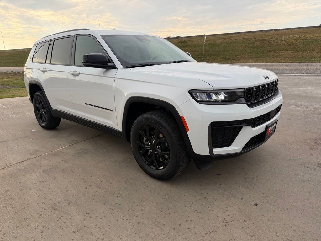 New 2026 Jeep Grand Cherokee L LAREDO ALTITUDE 4X2 Sport Utility