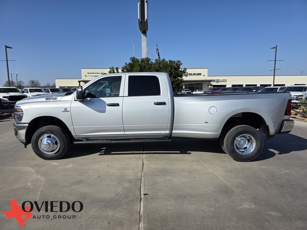 New 2026 Ram 3500 TRADESMAN CREW CAB 4X4 8' BOX Pickup
