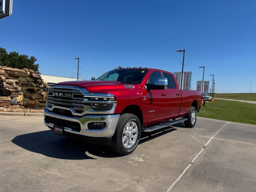 New 2026 Ram 2500 LARAMIE CREW CAB 4X4 8' BOX Pickup