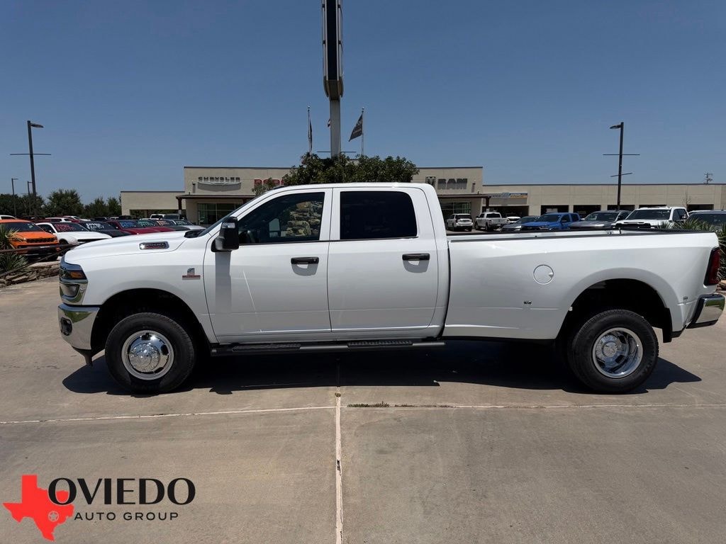 New 2026 Ram 3500 TRADESMAN CREW CAB 4X4 8' BOX Pickup
