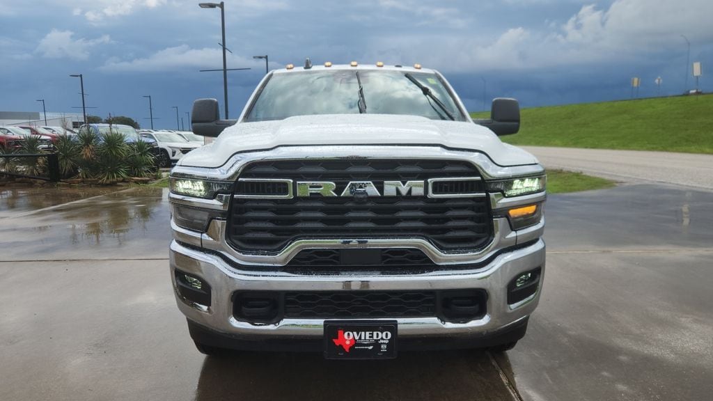 New 2026 Ram 3500 TRADESMAN CREW CAB 4X4 8' BOX Pickup