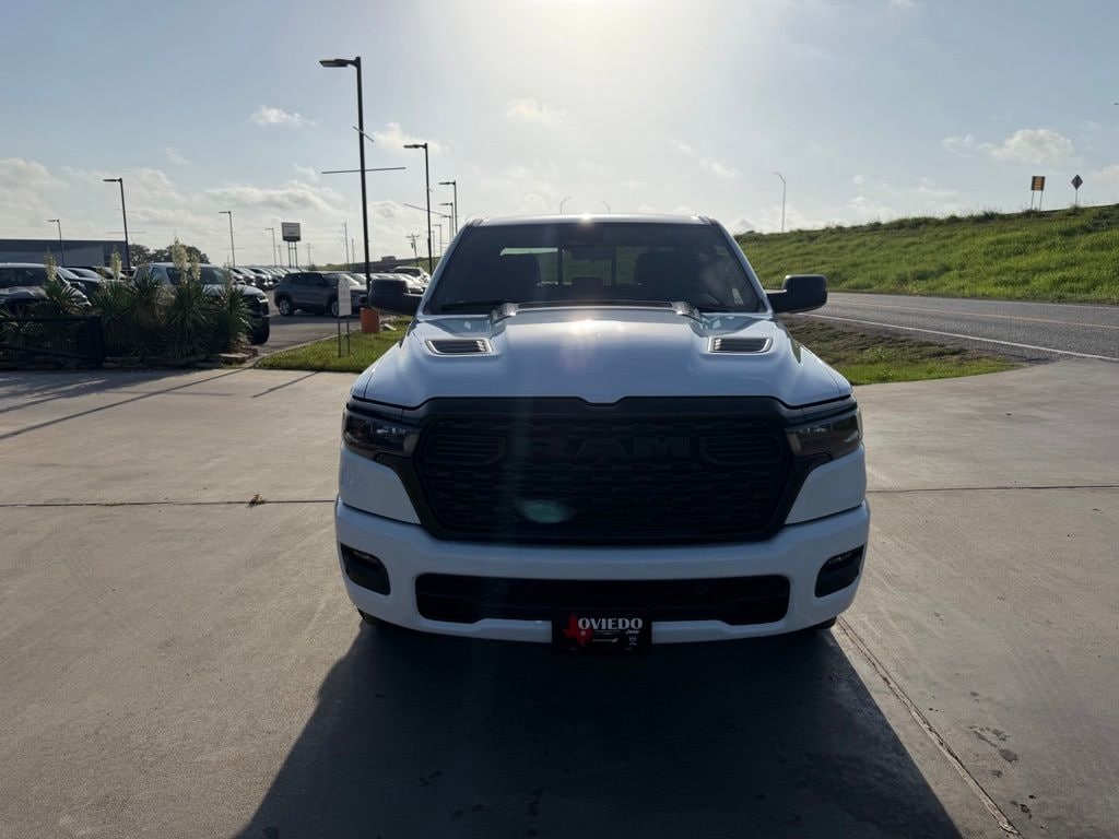 New 2026 Ram 1500 EXPRESS CREW CAB 4X4 5'7 BOX Pickup