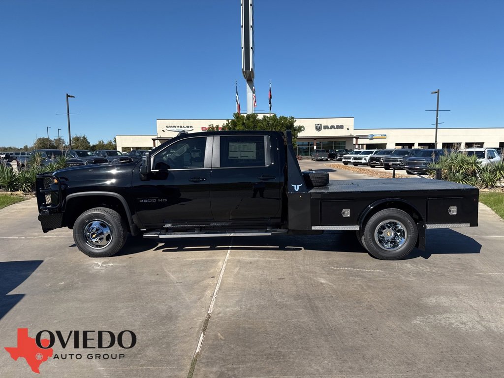 2026 Chevrolet Silverado 3500HD LT's photo
