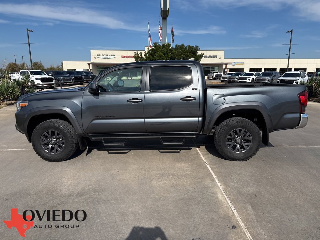 2023 Toyota Tacoma SR5's photo