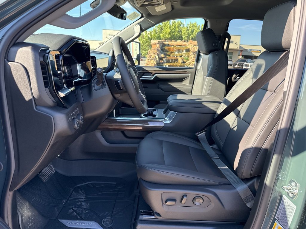 2026 Chevrolet Silverado 3500 HD LT - Photo 8