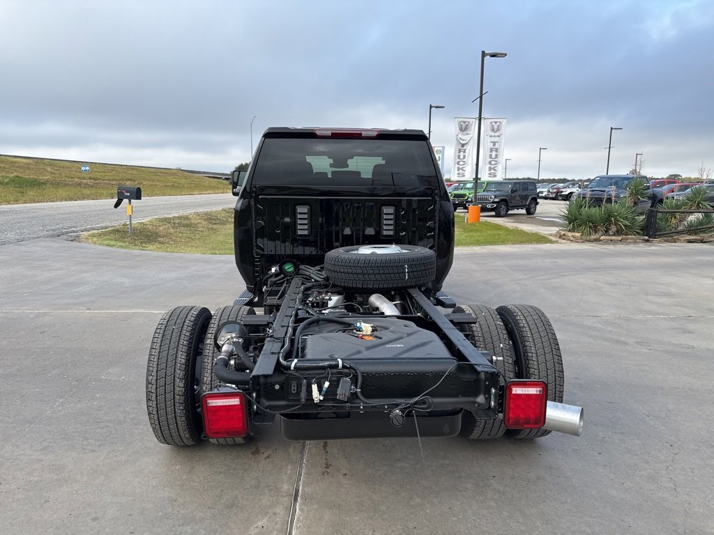 2026 Chevrolet Silverado 3500HD LT photo 2