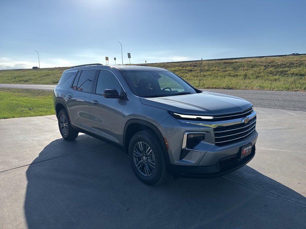 2026 Chevrolet Traverse photo 4