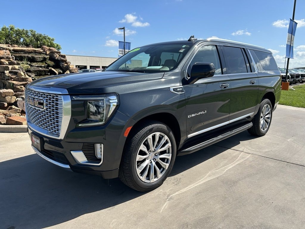 Used 2022 GMC Yukon XL Denali with VIN 1GKS1JKL1NR237316 for sale in La Grange, TX