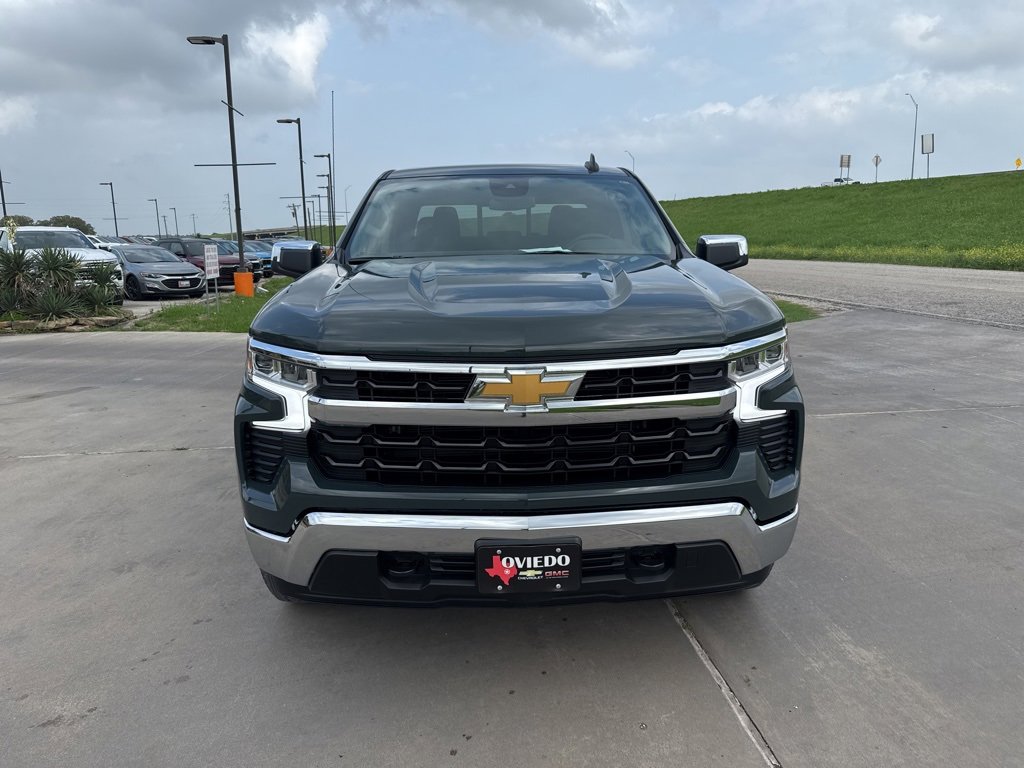2025 Chevrolet Silverado 1500 LT photo 3