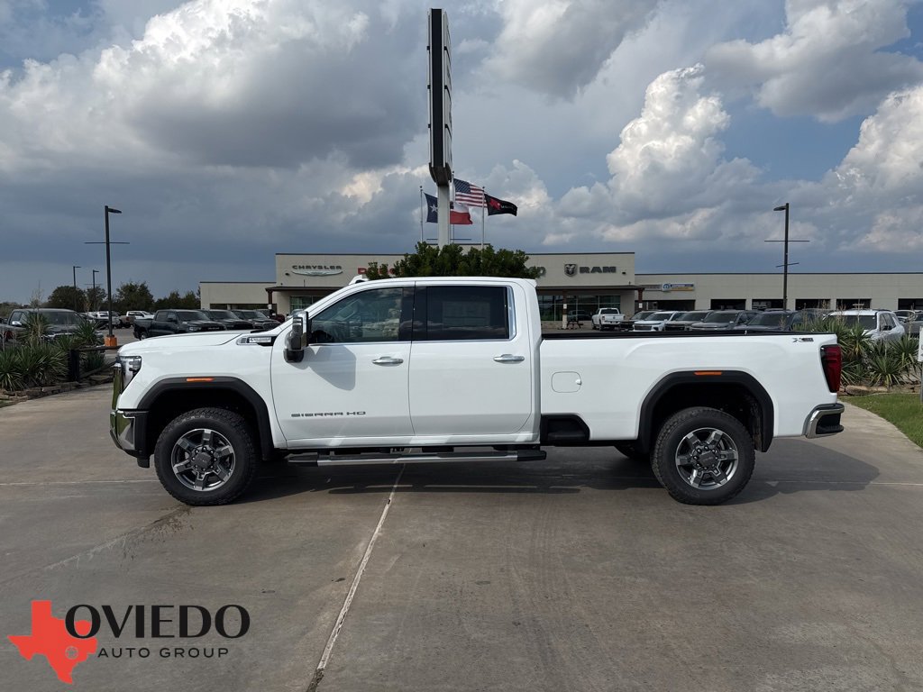 2026 GMC Sierra 3500HD SLT's photo