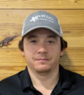 Staff member Michael Oviedo from ID_4d7869fd8405