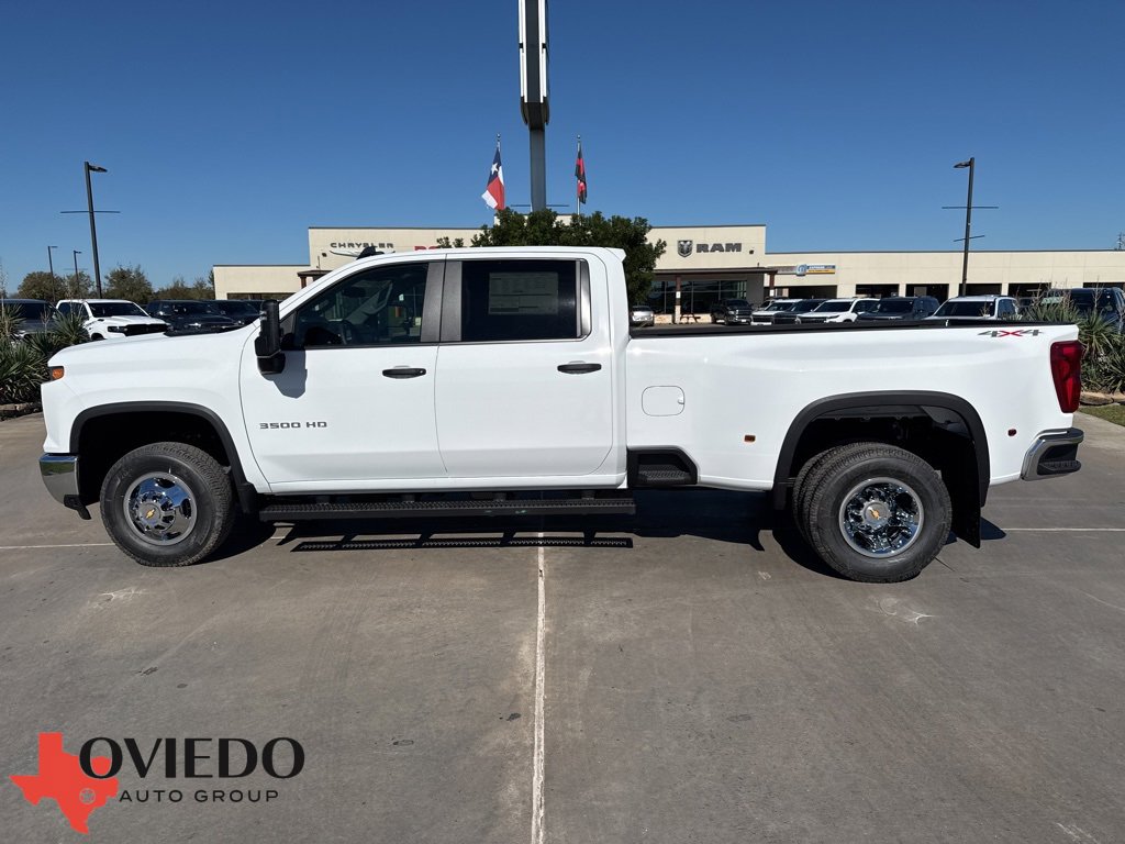 2026 Chevrolet Silverado 3500 Chassis Cab Work Truck's photo