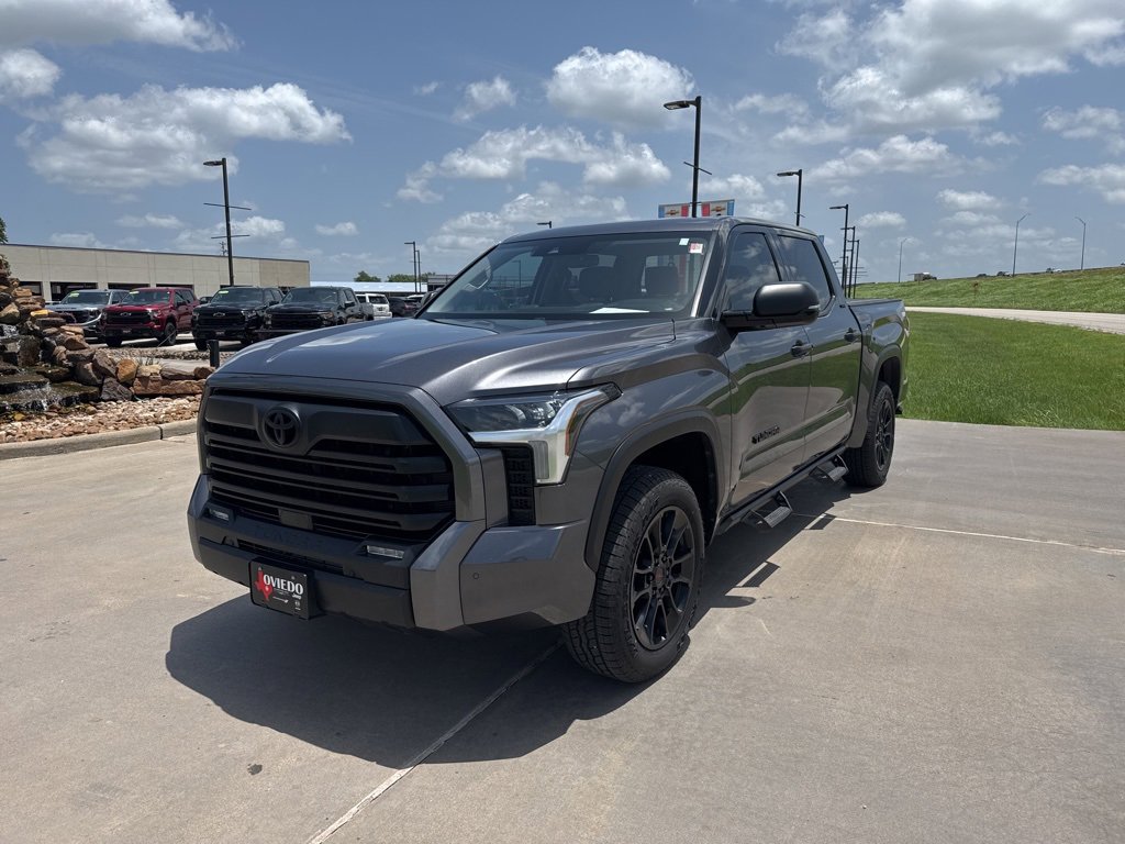 2023 Toyota Tundra SR5 photo 2