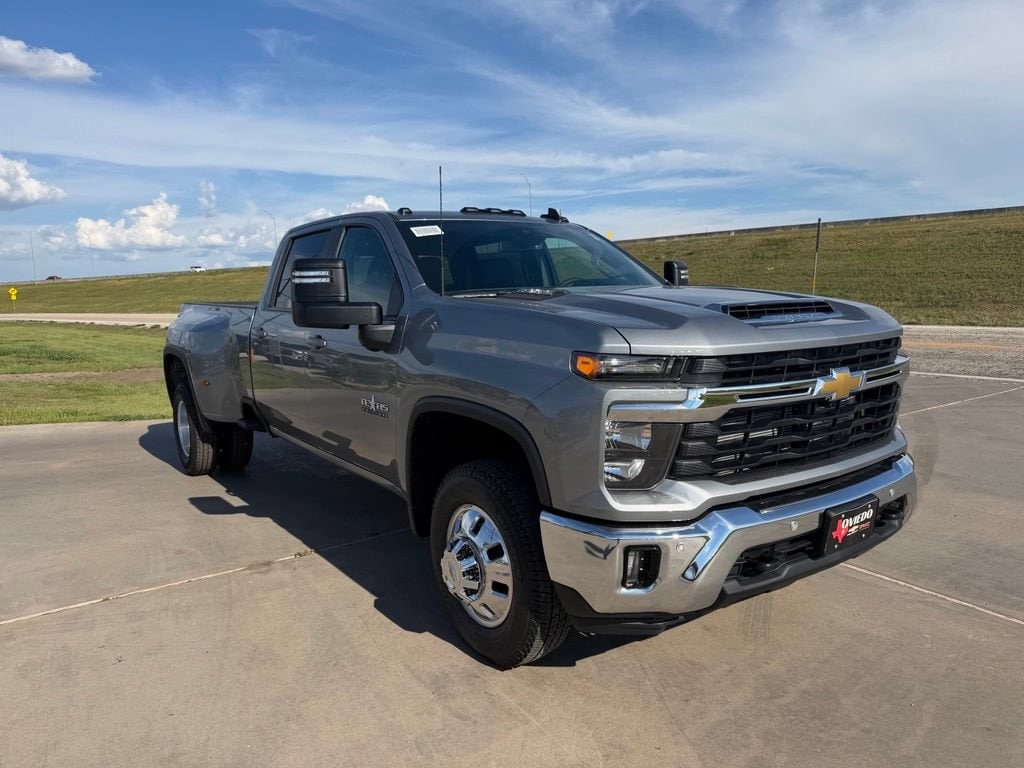 New 2026 Chevrolet Silverado 3500 HD LT DRW Truck