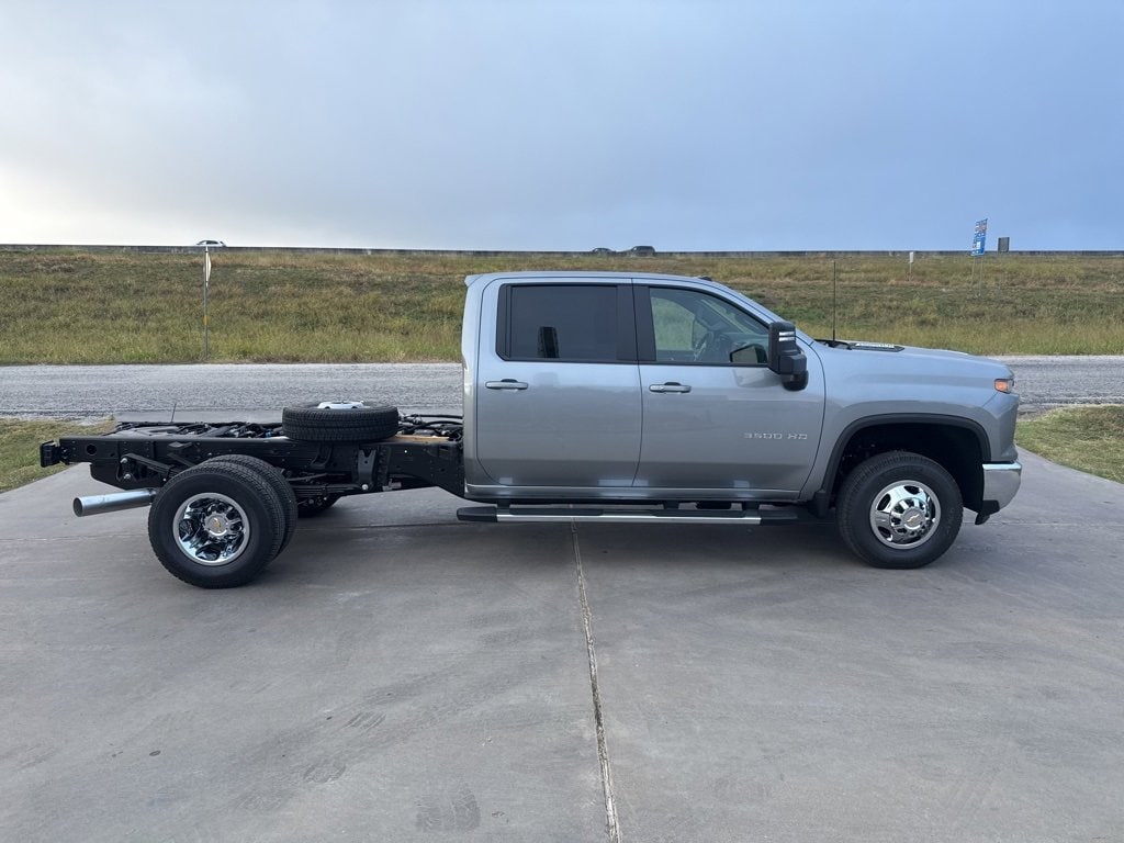 New 2026 Chevrolet Silverado 3500 HD Chassis Cab LT Truck