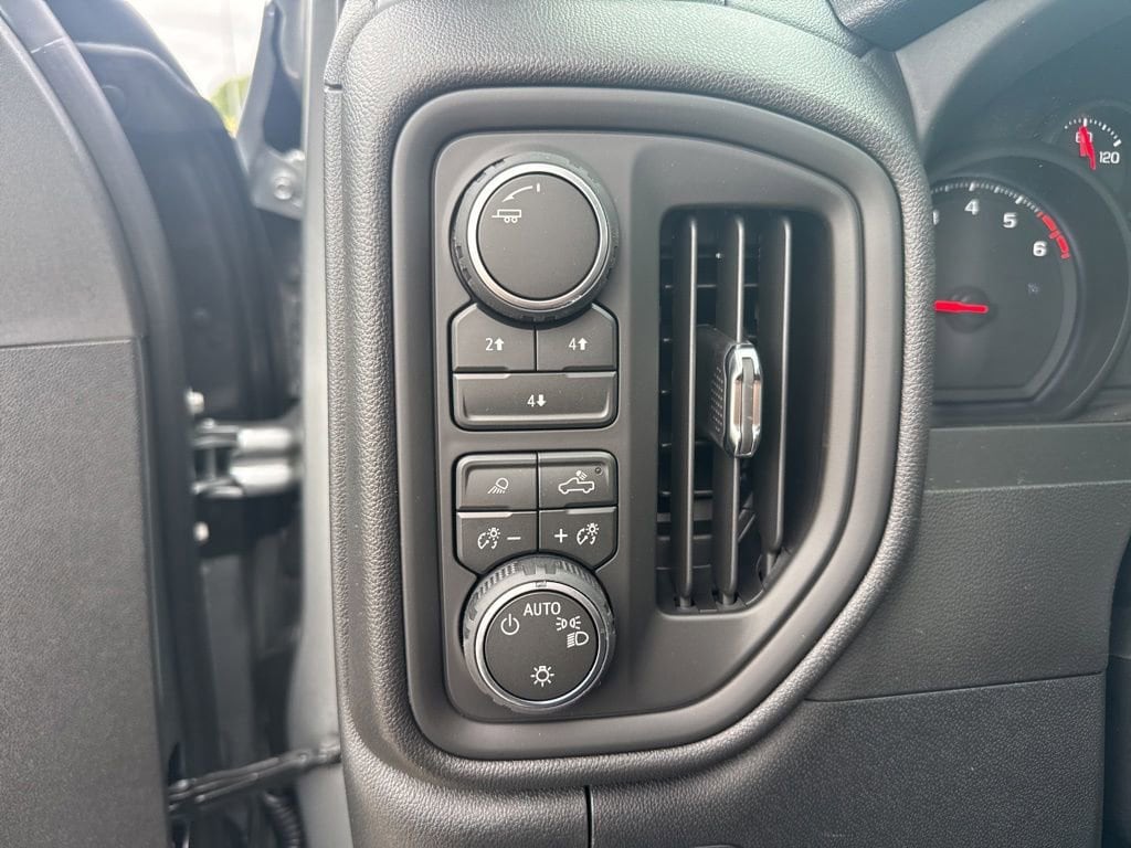 2026 Chevrolet Silverado 2500 HD Custom - Photo 11