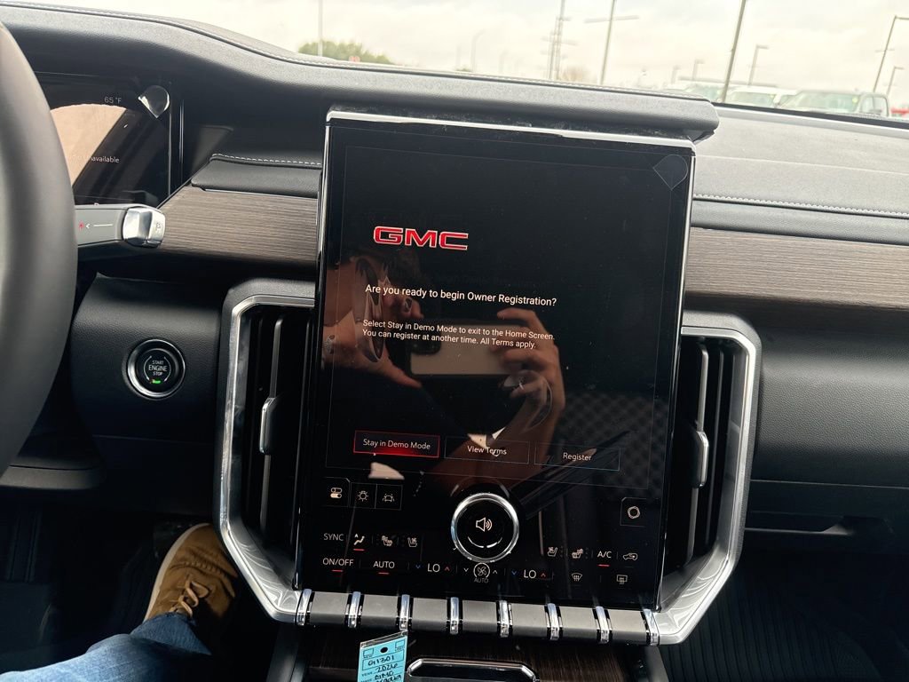 2026 GMC Acadia Denali - Photo 14