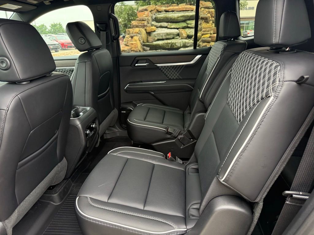 2026 GMC Acadia Denali - Photo 14