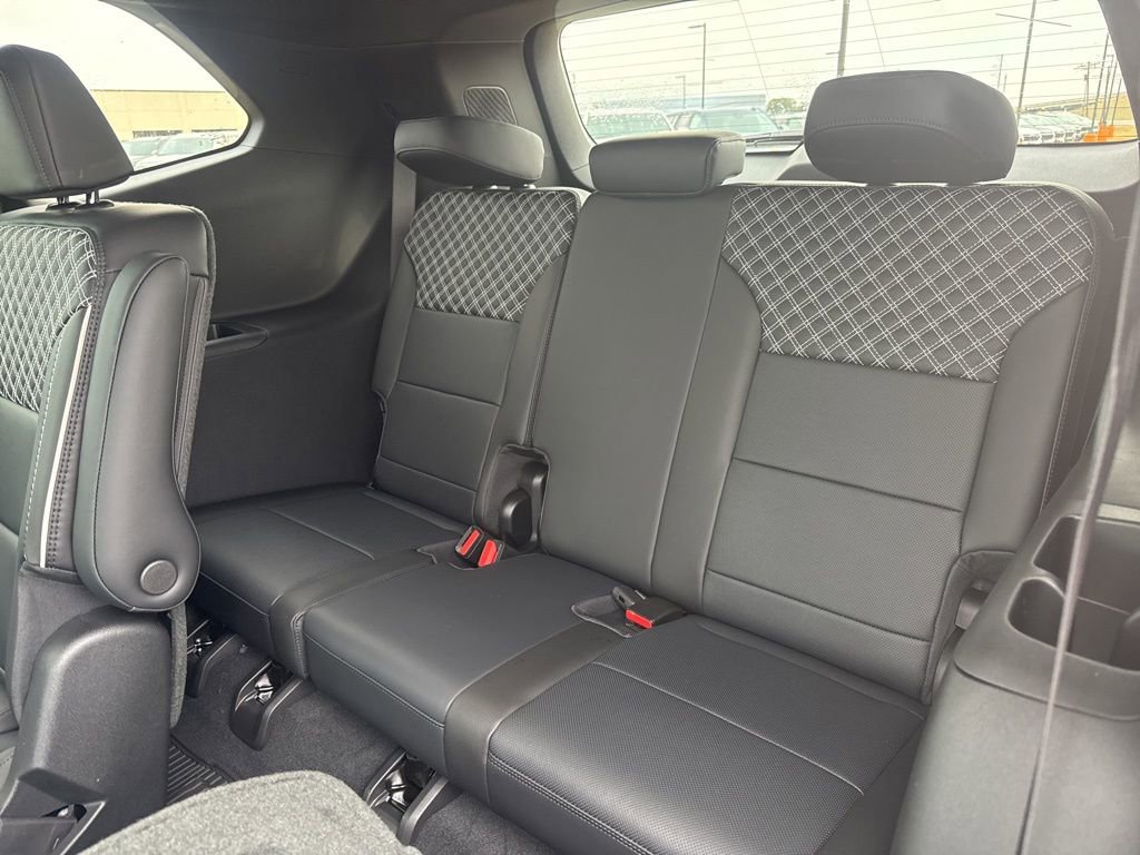 2026 GMC Acadia Denali - Photo 8