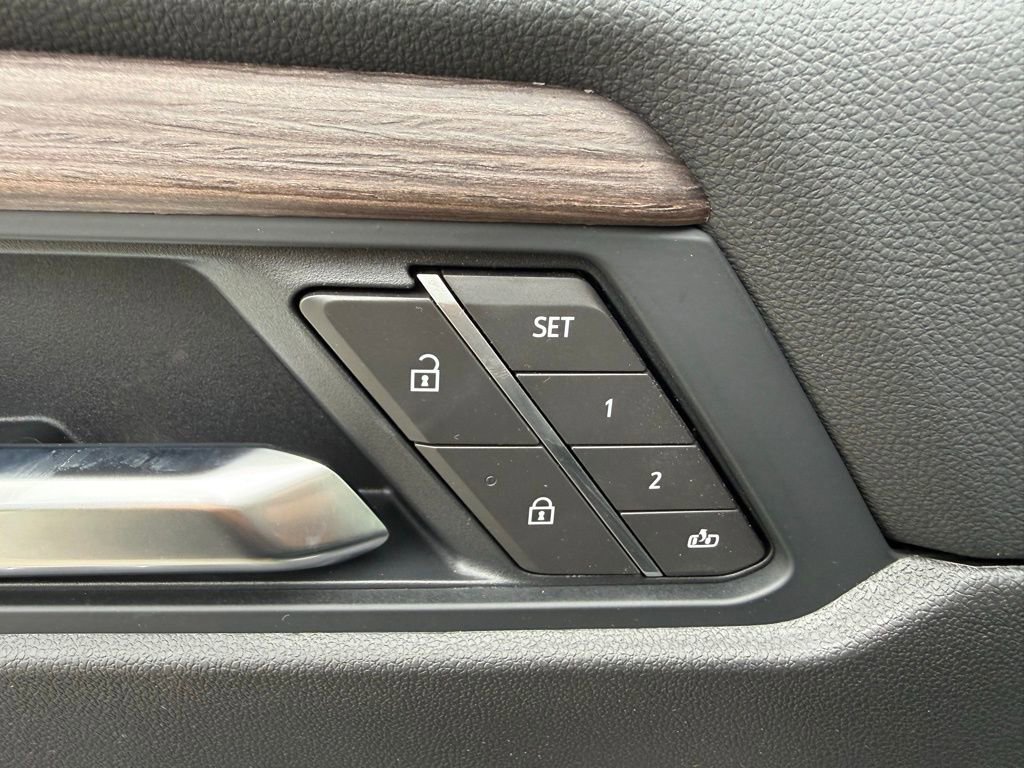 2026 GMC Acadia Denali - Photo 12