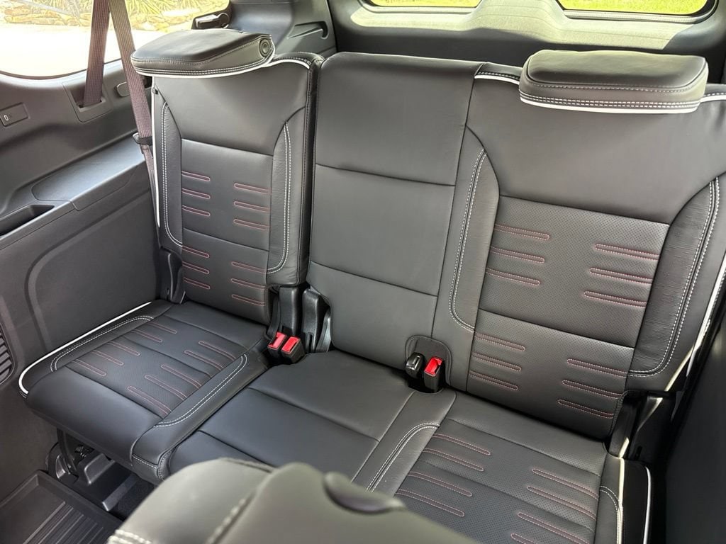 2026 GMC Yukon XL AT4 Ultimate - Photo 10