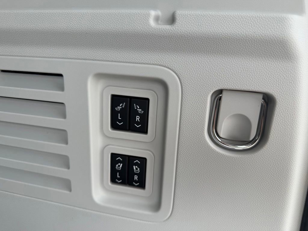 2026 GMC Acadia Denali - Photo 10