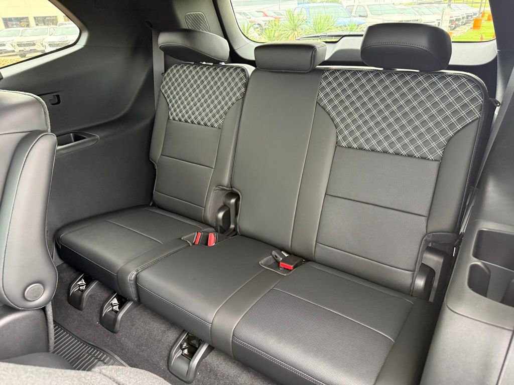 2026 GMC Acadia Denali - Photo 13
