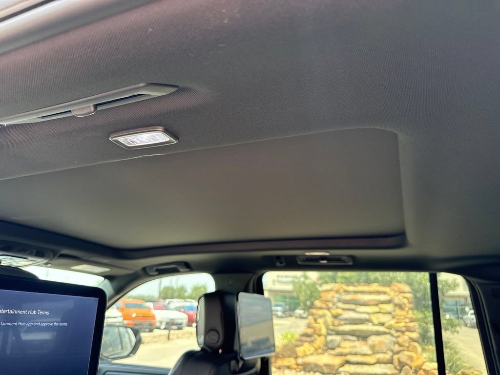 2026 GMC Yukon XL AT4 Ultimate - Photo 8