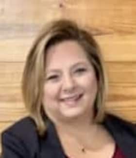 Staff member Rhonda Brooks from ID_2d5214