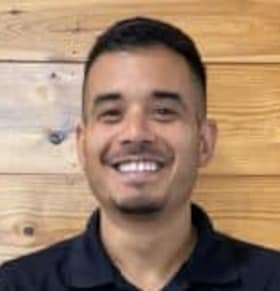 Staff member John Oviedo Jr.  (Hablamos Español) from ID_03da6b