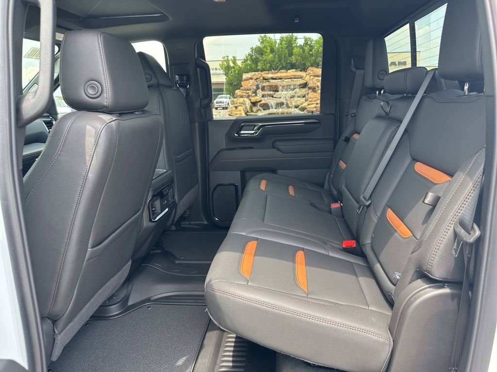 2025 GMC Sierra 2500HD AT4 - Photo 10