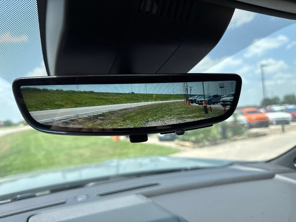 2026 GMC Yukon XL AT4 Ultimate - Photo 17