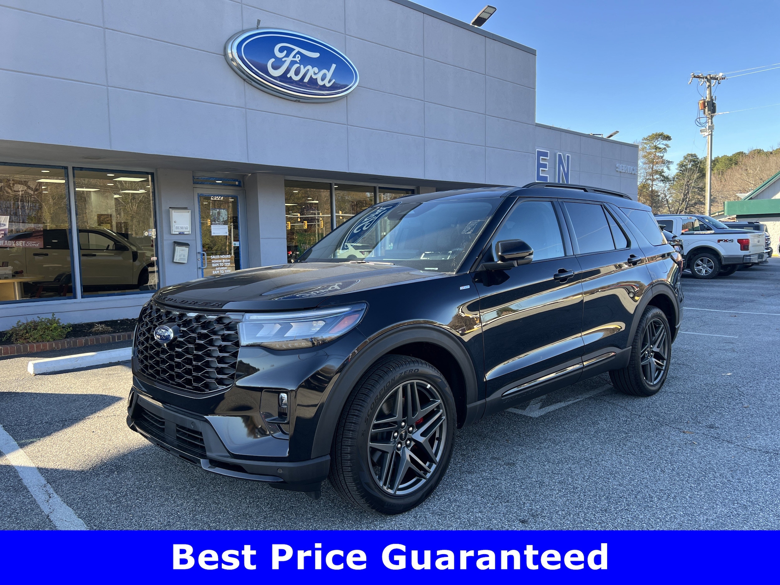 2025 Ford Explorer ST-LINE's photo