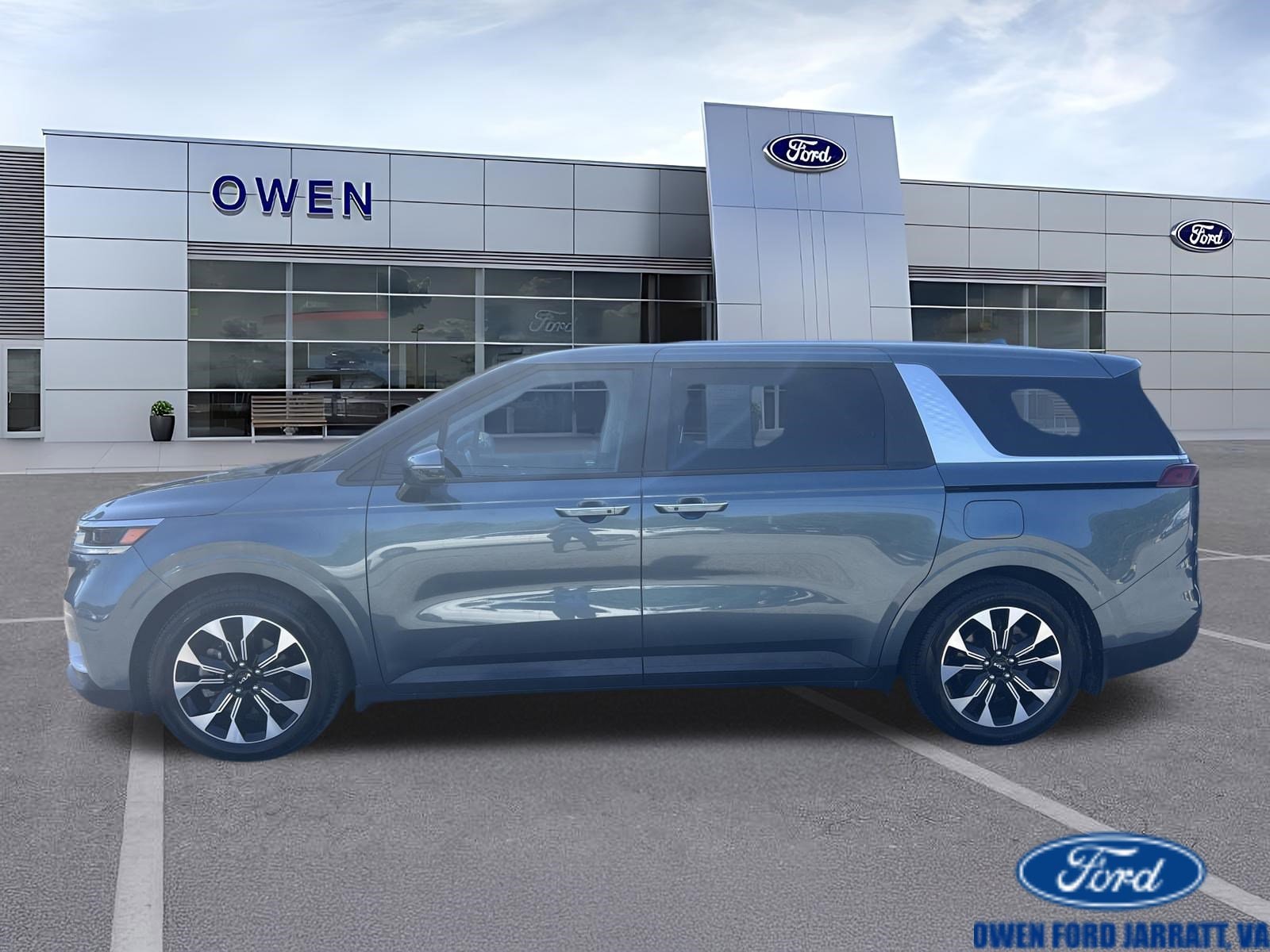 2022 Kia Sedona EX's photo
