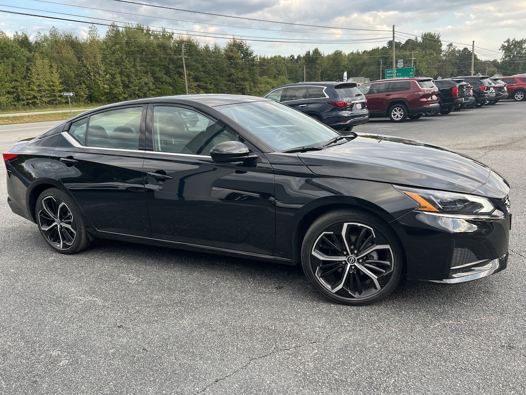 Used 2024 Nissan Altima 2.5 SR Sedan