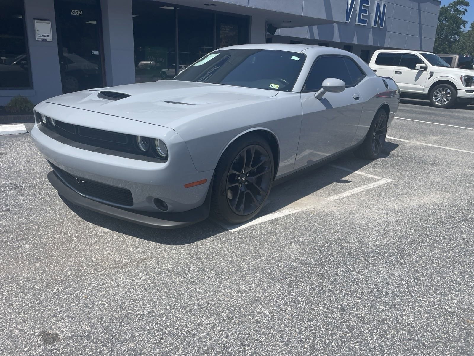 Used 2022 Dodge Challenger R/T with VIN 2C3CDZFJ8NH188490 for sale in Marshall, IL