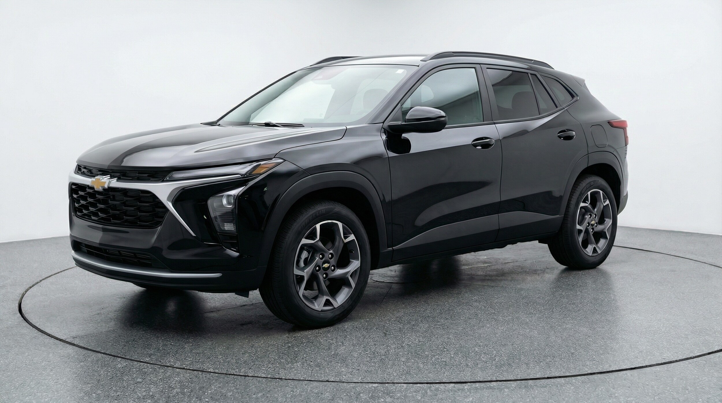 Thumbnail: 2025 Chevrolet Trax - 3