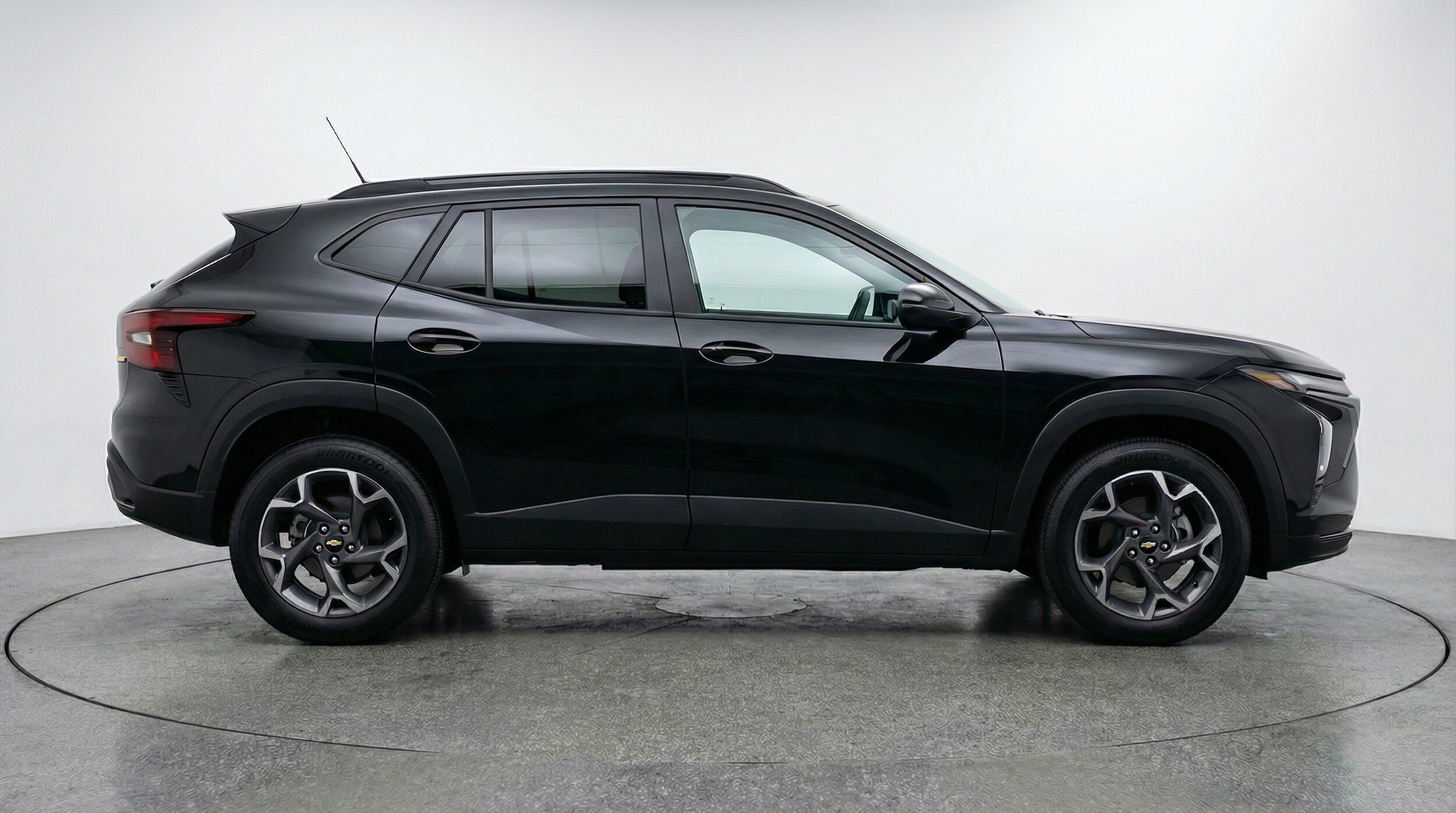 Thumbnail: 2025 Chevrolet Trax - 8