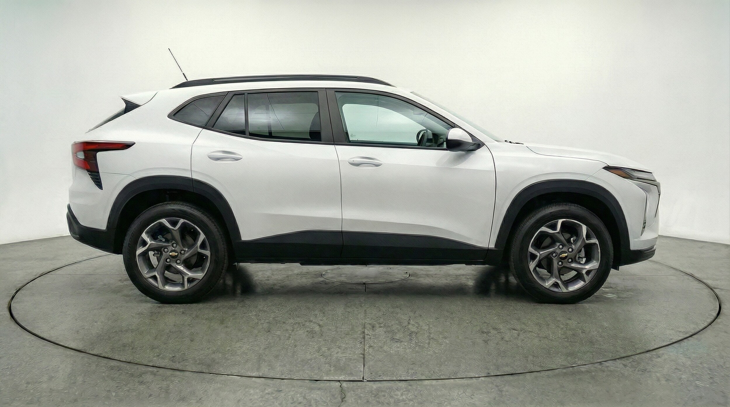 Thumbnail: 2025 Chevrolet Trax - 4